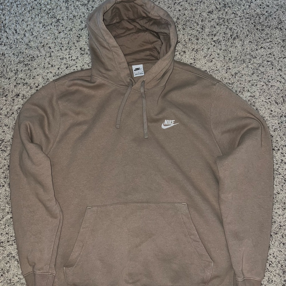 ⭐️ GREAT CONDITION ⭐️ , GENTLY WORN MENS XL LIGHT BROWN NIKE PULLOVER HOODIE